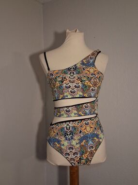 Maaji NWOT Multicolor Paisley One-Piece Swimsuit Size L